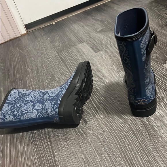 Blue Lace-Up Winter Boots with Sturdy Sole - Picture 5 of 5